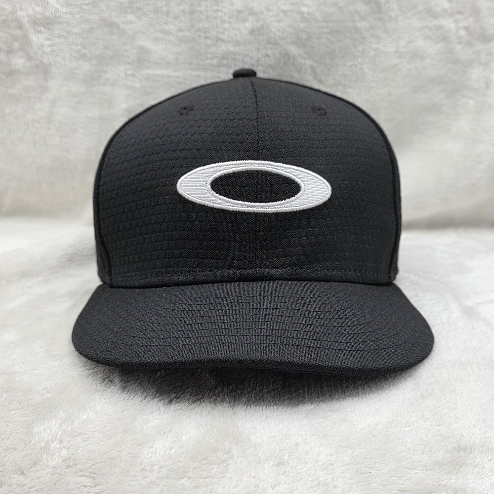Oakley Hat Cap Mens Snap back Black Performance Outdoor Golf Gym Surf Bike Sport